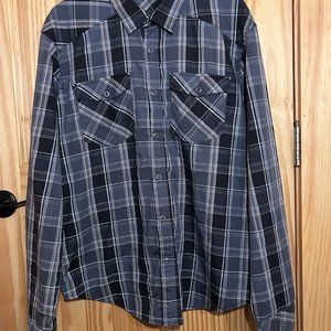 Novara Button Up w/pocket across the lower back